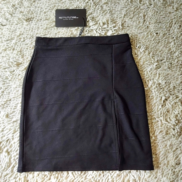PrettyLittleThing black mini skirt- size 2 - Picture 1 of 6
